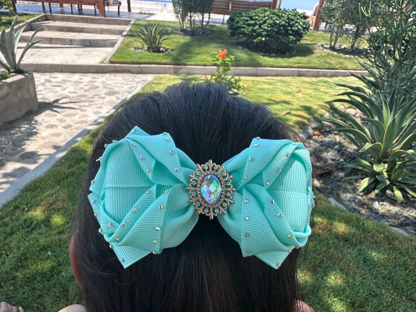 Couture Mint Bow