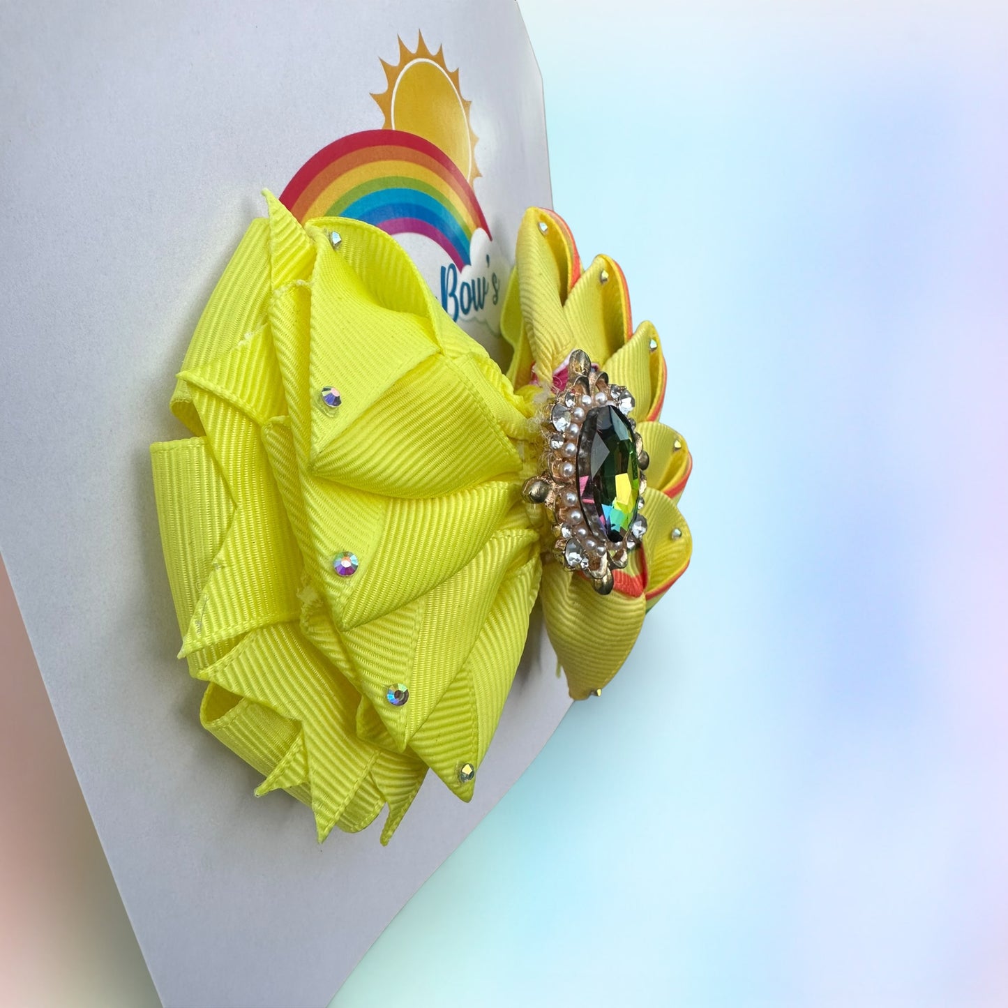 Pétalos and Sunshine Bow